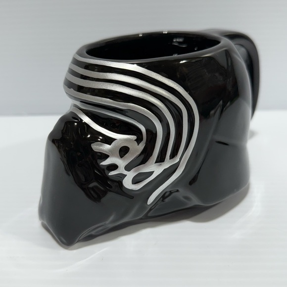 Set 3 Star Wars Stormtrooper, Captain Phasma, Kylo Ren 3D Sculpture Ceramic Mugs - Picture 5 of 13